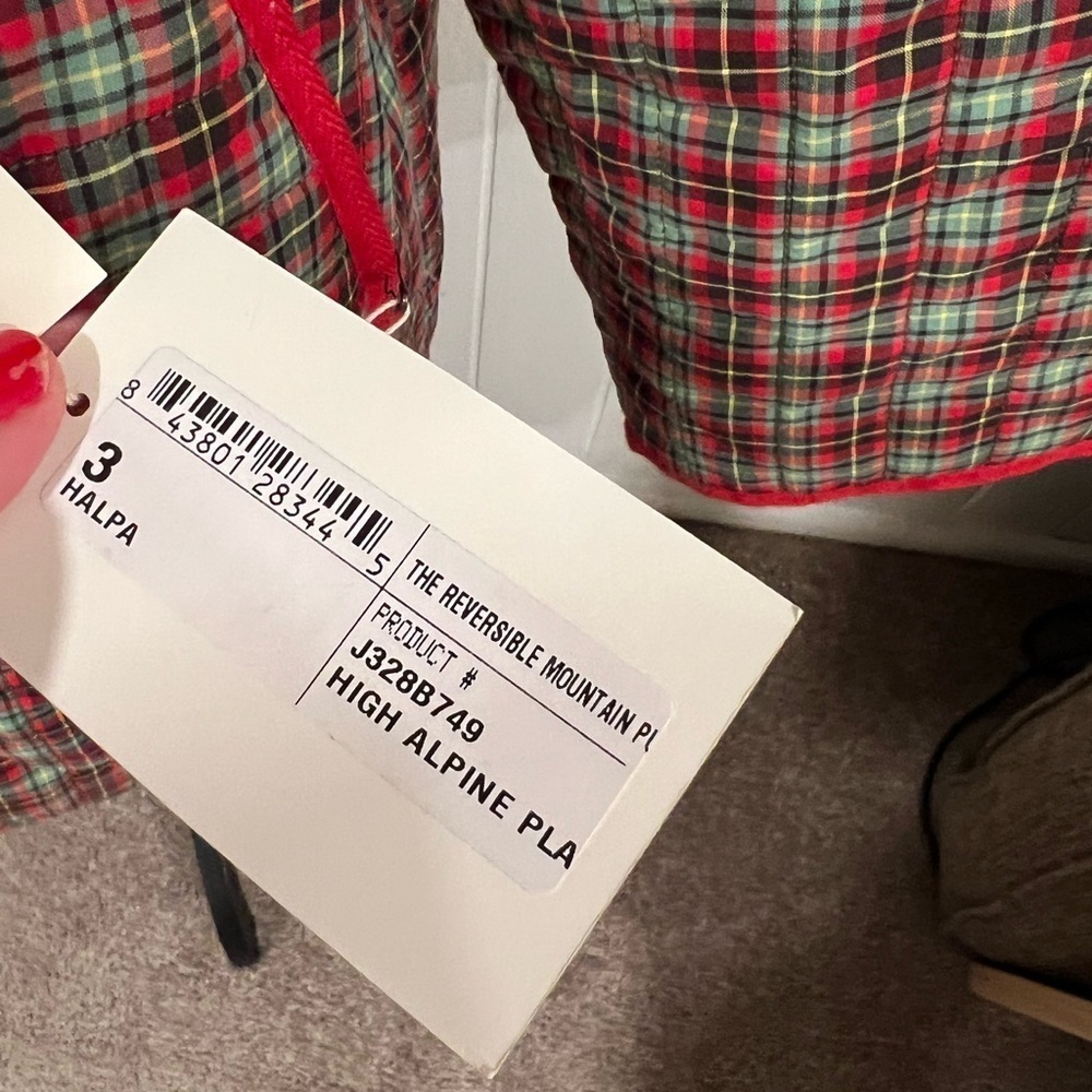 NWT THE GREAT The Reversible Mountain Puffer Plaid Jacket
Size L / 3 Goop - Picture 10 of 11